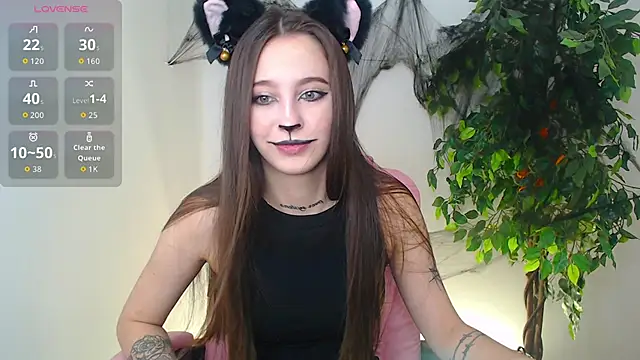 Snapshot of Little_cherryy__ chatting on October 30, 2025, 8:12 am Little cherryy online show from October 30, 2025, 8:12 am