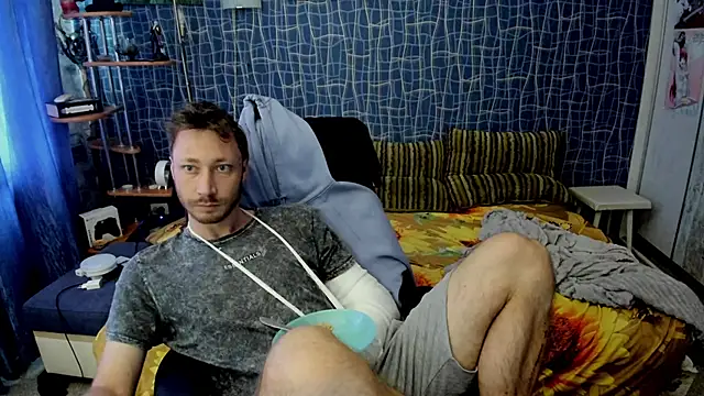 CuteBoy228 online show from May 27, 2026, 12:45 pm