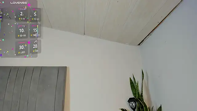 Snapshot of Sophia_Ebony chatting on November 10, 2025, 12:32 pm Sophia Ebony online show from November 10, 2025, 12:32 pm