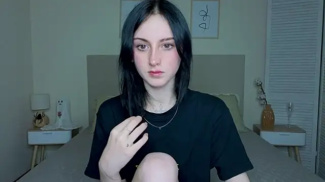 Snapshot of Little_moly999 chatting on November 11, 2025, 9:20 pm Little moly999 online show from November 11, 2025, 9:20 pm