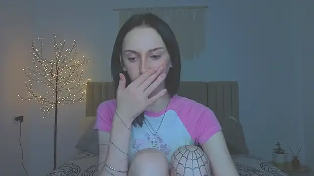 Snapshot of Little_moly999 chatting on December 4, 2025, 10:42 pm Little moly999 online show from December 4, 2025, 10:42 pm