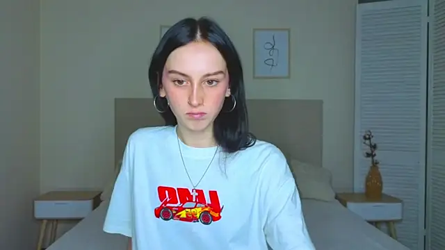 Snapshot of Little_moly999 chatting on September 9, 2025, 8:40 pm Little moly999 online show from September 9, 2025, 8:40 pm