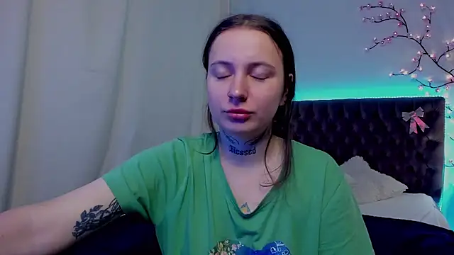 LilaVame online show from September 30, 2025, 12:44 pm