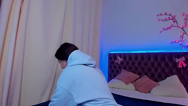 LilaVame online show from November 30, 2025, 1:34 pm