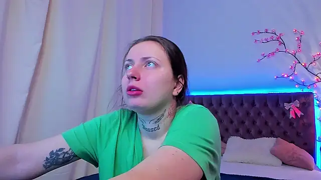 LilaVame online show from November 28, 2025, 8:42 pm