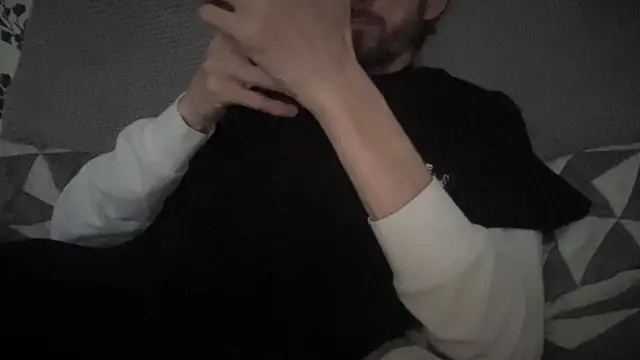 Big8inchUncutCock online show from April 5, 2026, 10:44 am