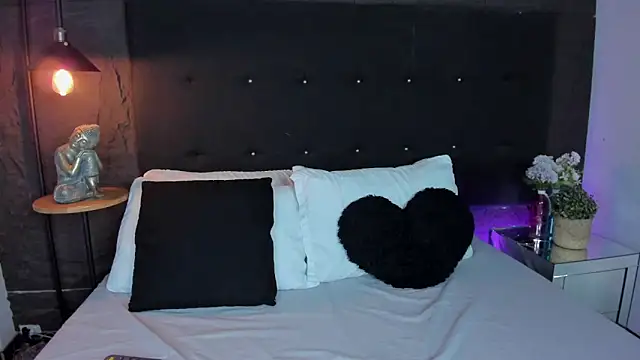 Snapshot of Rose_Blossom chatting on November 26, 2025, 4:56 am Rose Blossom online show from November 26, 2025, 4:56 am