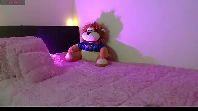 MichellMoon1 online show from October 15, 2025, 7:22 pm