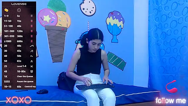 skinnykalitzo18 online show from February 22, 2026, 2:30 pm