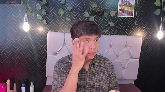 Thiago Kozak online show from April 21, 2026, 1:50 pm