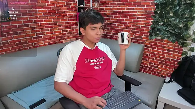 Thiago Kozak online show from May 22, 2026, 1:20 pm