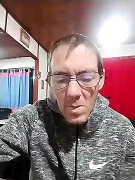 Snapshot of elpolaquin chatting on May 14, 2026, 10:51 pm elpolaquin online show from May 14, 2026, 10:51 pm