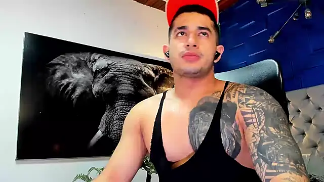 Snapshot of king_falconer chatting on November 28, 2025, 2:12 am king falconer online show from November 28, 2025, 2:12 am