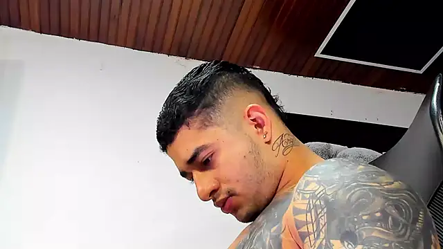 Snapshot of king_falconer chatting on November 15, 2025, 12:03 am king falconer online show from November 15, 2025, 12:03 am