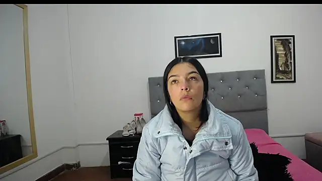 Snapshot of Esmeraldaa- chatting on September 22, 2025, 3:45 am Esmeraldaa- online show from September 22, 2025, 3:45 am