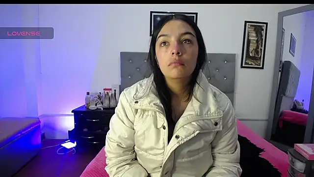 Snapshot of Esmeraldaa- chatting on September 9, 2025, 4:55 am Esmeraldaa- online show from September 9, 2025, 4:55 am