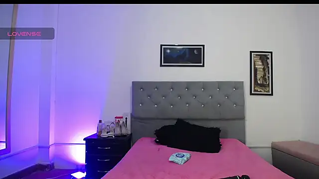 Snapshot of Esmeraldaa- chatting on September 13, 2025, 4:34 am Esmeraldaa- online show from September 13, 2025, 4:34 am