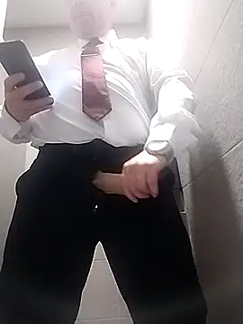 BigCristh79 online show from October 26, 2025, 2:01 am