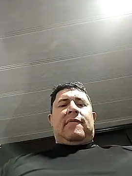 BigCristh79 online show from October 3, 2025, 1:56 pm