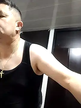 BigCristh79 online show from December 17, 2025, 8:36 pm