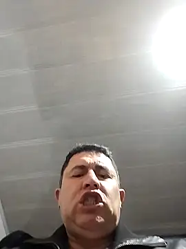 BigCristh79 online show from April 8, 2026, 2:07 pm