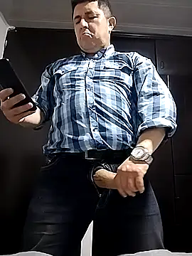 BigCristh79 online show from October 6, 2025, 8:20 pm