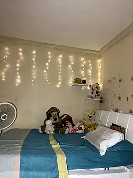 Snapshot of effie_castroo chatting on November 2, 2025, 5:18 pm effie castroo online show from November 2, 2025, 5:18 pm