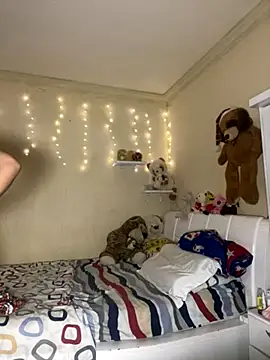 Snapshot of effie_castroo chatting on December 3, 2025, 2:45 am effie castroo online show from December 3, 2025, 2:45 am