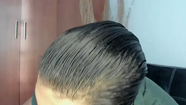 Evansdark1 online show from December 3, 2025, 9:47 pm