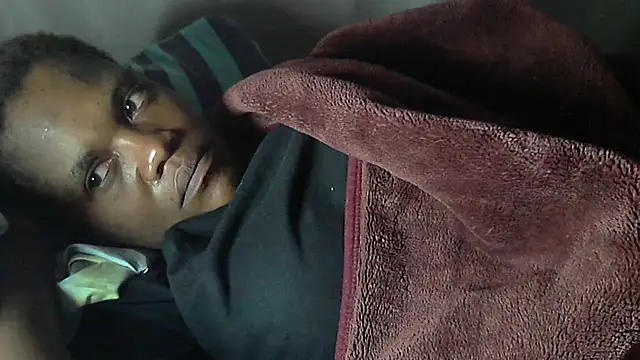 sexythae32 online show from September 12, 2025, 1:17 am