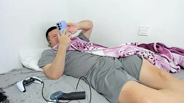 fuckynations online show from April 18, 2026, 10:06 am