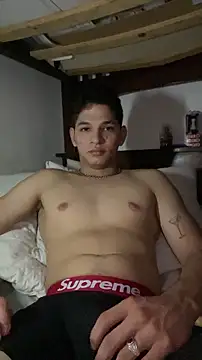 Snapshot of RobinLenoxx chatting on July 29, 2026, 8:13 am RobinLenoxx online show from July 29, 2026, 8:13 am