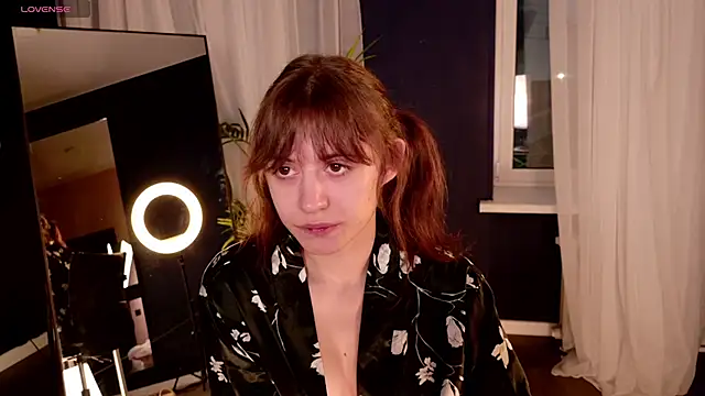 Snapshot of chloe_dreammm chatting on November 1, 2025, 5:14 am chloe dreammm online show from November 1, 2025, 5:14 am