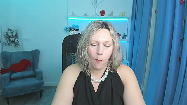 Snapshot of NinaStarle chatting on March 1, 2026, 11:43 am NinaStarle online show from March 1, 2026, 11:43 am