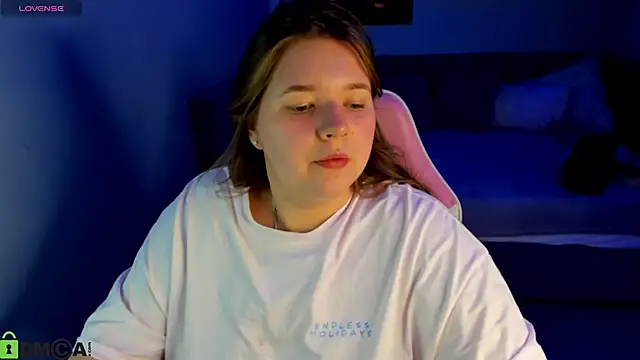 Snapshot of Chloee_White chatting on September 29, 2025, 6:53 am Chloee White online show from September 29, 2025, 6:53 am