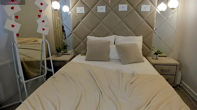 Chloee White online show from February 14, 2026, 9:42 am