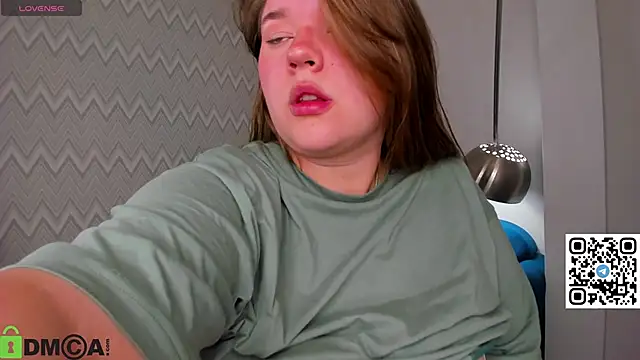 Snapshot of Chloee_White chatting on September 26, 2025, 12:50 am Chloee White online show from September 26, 2025, 12:50 am