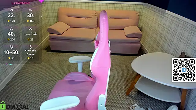 Snapshot of Chloee_White chatting on October 4, 2025, 12:45 am Chloee White online show from October 4, 2025, 12:45 am