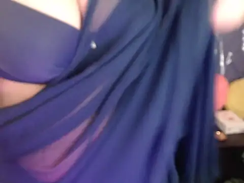 Snapshot of anika_bold chatting on November 20, 2025, 3:51 am anika bold online show from November 20, 2025, 3:51 am