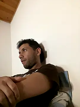 Michaell Spinelly online show from December 2, 2025, 12:33 am