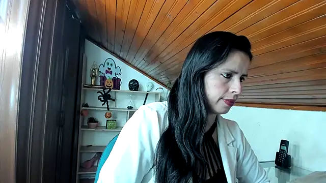 Snapshot of katherine_blair chatting on November 1, 2025, 12:54 pm katherine blair online show from November 1, 2025, 12:54 pm