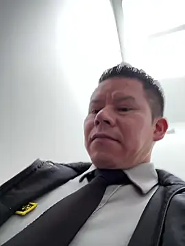 Manu0586 online show from April 11, 2026, 1:26 pm