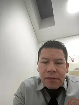 Snapshot of Manu0586 chatting on February 1, 2026, 5:06 am Manu0586 online show from February 1, 2026, 5:06 am