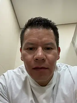 Snapshot of Manu0586 chatting on February 5, 2026, 11:06 am Manu0586 online show from February 5, 2026, 11:06 am