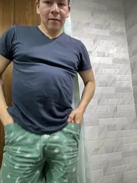 Snapshot of Manu0586 chatting on November 25, 2025, 2:01 am Manu0586 online show from November 25, 2025, 2:01 am