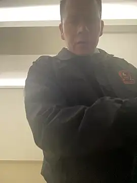 Snapshot of Manu0586 chatting on February 19, 2026, 1:35 am Manu0586 online show from February 19, 2026, 1:35 am