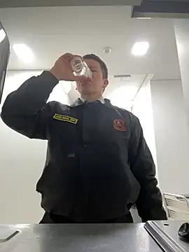 Snapshot of Manu0586 chatting on January 14, 2026, 8:07 am Manu0586 online show from January 14, 2026, 8:07 am