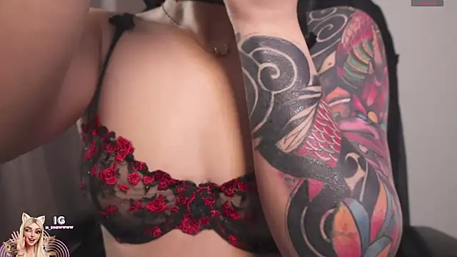 Snapshot of Miila_snow chatting on November 4, 2025, 11:58 am Miila snow online show from November 4, 2025, 11:58 am