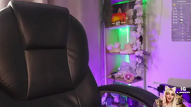 Snapshot of Miila_snow chatting on November 18, 2025, 11:57 am Miila snow online show from November 18, 2025, 11:57 am