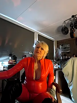 Snapshot of SexyKato001 chatting on October 28, 2025, 9:08 am SexyKato001 online show from October 28, 2025, 9:08 am